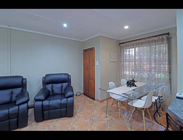 2 BEDROOM HOUSE FOR SALE IN ZWARTKOP